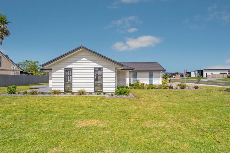 Photo of property in 110 Kupe Drive, Whitianga, 3510