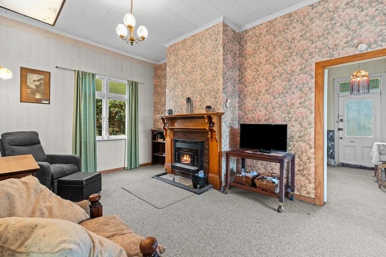 Photo of property in 27 Dublin Street, Martinborough, 5711