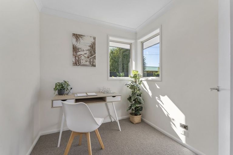 Photo of property in 9a Larch Place, Casebrook, Christchurch, 8051