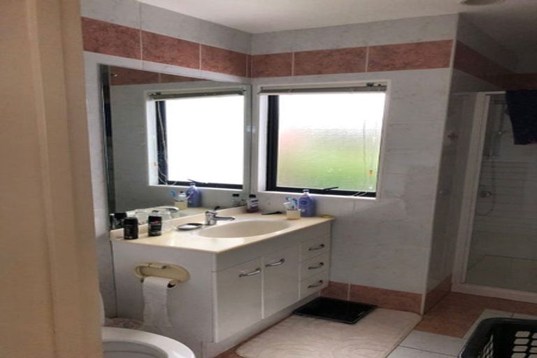 Photo of property in 46 Waller Avenue, Bucklands Beach, Auckland, 2012