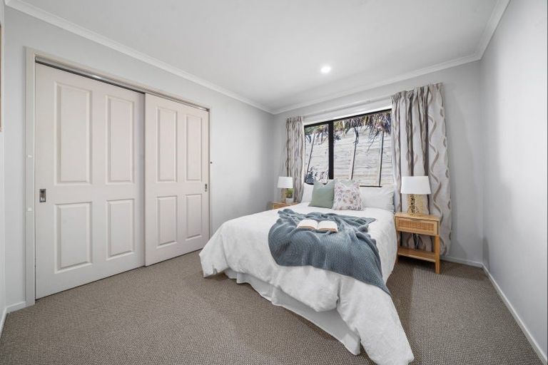 Photo of property in 4 Frederick Place, Whalers Gate, New Plymouth, 4310