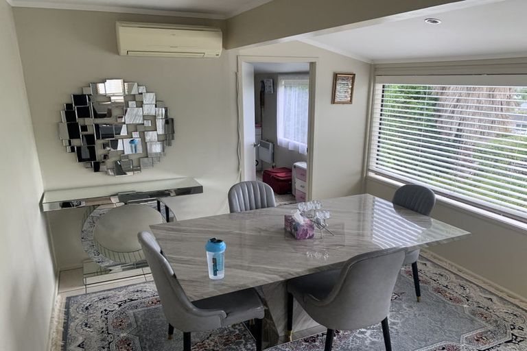 Photo of property in 1/15 Sunnynook Road, Forrest Hill, Auckland, 0620
