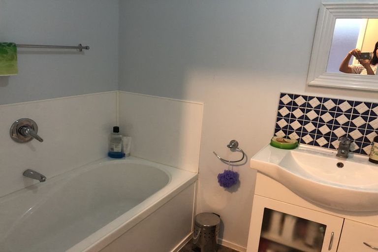 Photo of property in 20 Mason Street, New Lynn, Auckland, 0600