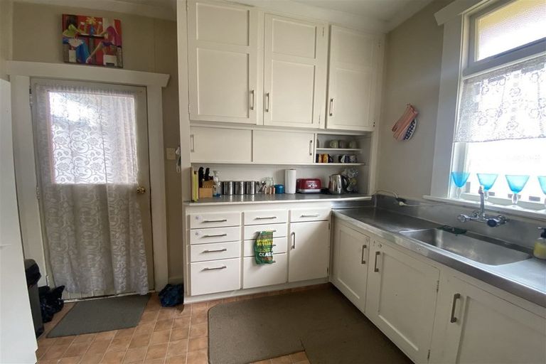 Photo of property in 16 Teviot Street, Oamaru North, Oamaru, 9400