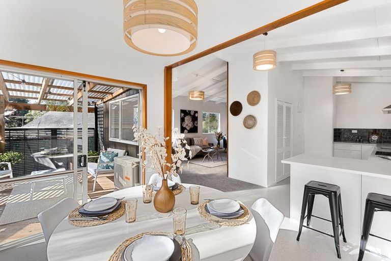 Photo of property in 107 Konini Road, Titirangi, Auckland, 0604