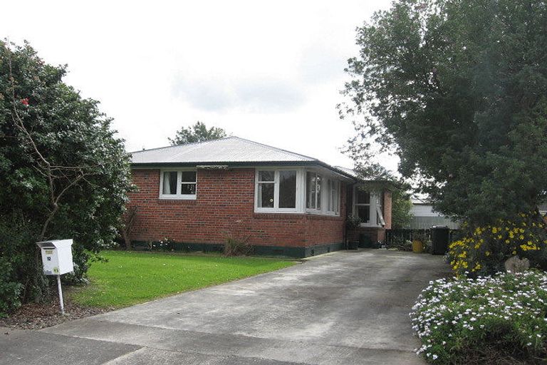 Photo of property in 12 Hendon Place, West End, Palmerston North, 4412