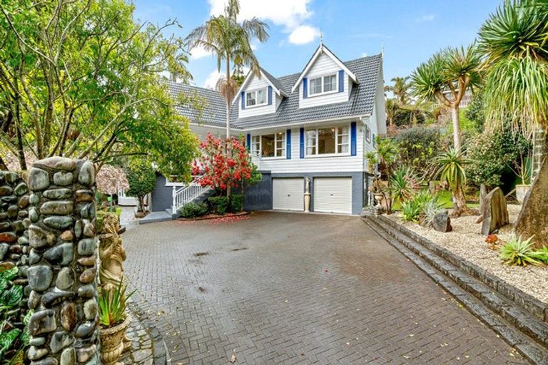 Photo of property in 32 Deane Avenue, Titirangi, Auckland, 0604