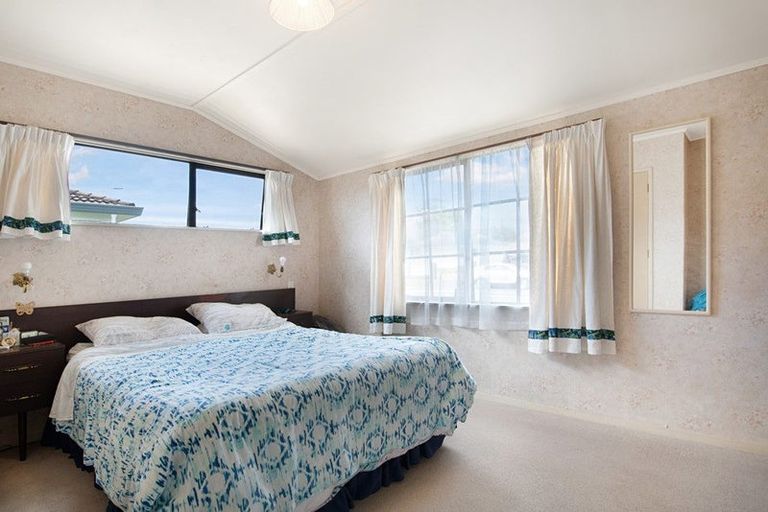 Photo of property in 1/215 Waitemata Drive, Ranui, Auckland, 0612