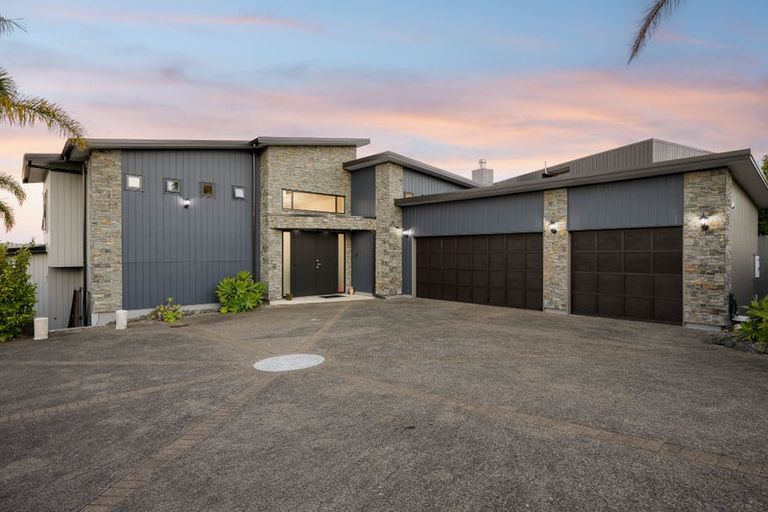 Photo of property in 64 Seacrest Drive, West Harbour, Auckland, 0618