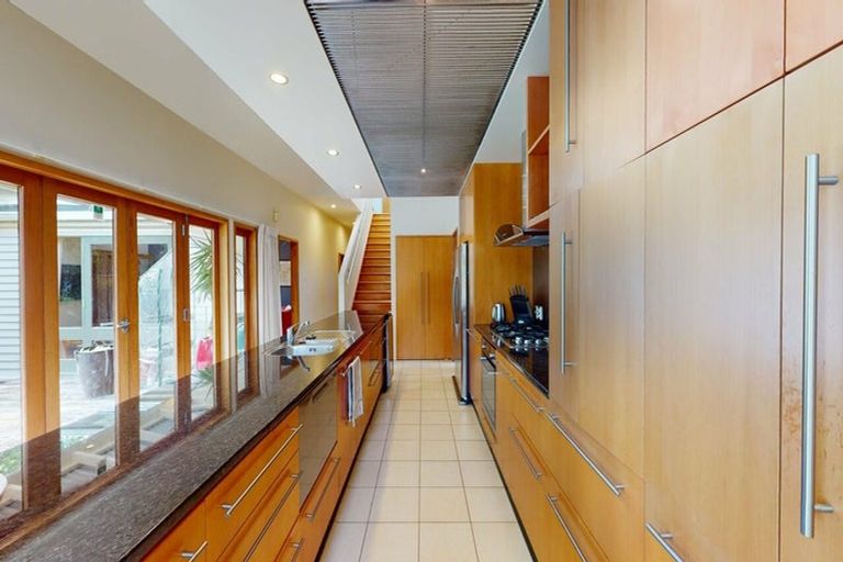 Photo of property in 8 Ranikhet Way, Khandallah, Wellington, 6035