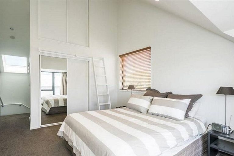 Photo of property in 1036d Colombo Street, St Albans, Christchurch, 8014