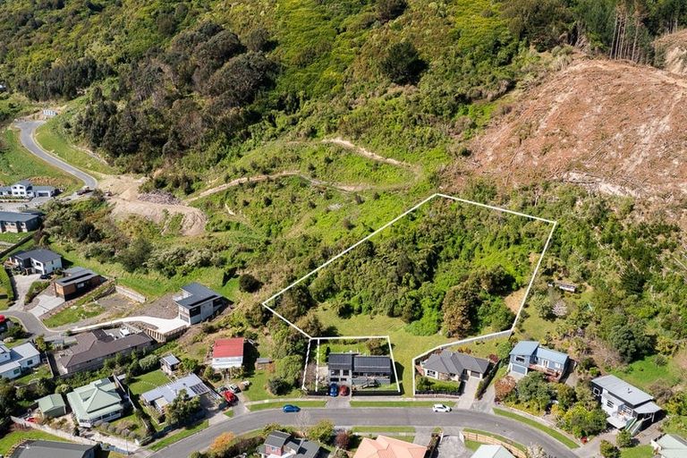 Photo of property in 11a Poneke Drive, Waikanae, 5036