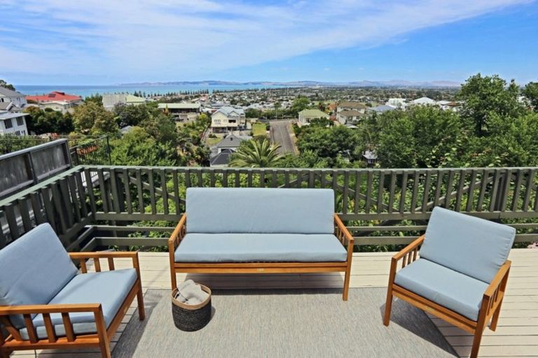 Photo of property in 20 Colenso Avenue, Hospital Hill, Napier, 4110
