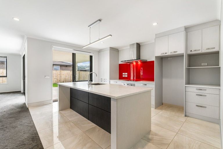 Photo of property in 15 Pyne Crescent, Pokeno, 2402