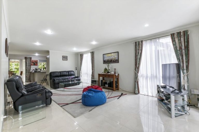 Photo of property in 2 Ritchie Crescent, Takanini, 2112