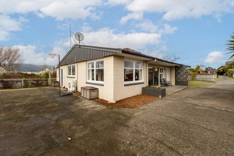 Photo of property in 53 Toru Road, Paraparaumu Beach, Paraparaumu, 5032