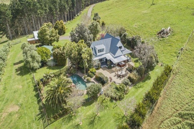 Photo of property in 96 Hatton Road, Awhitu, Waiuku, 2684