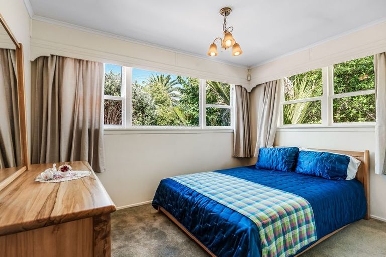 Photo of property in 21 Saint Leonards Road, Kelston, Auckland, 0602