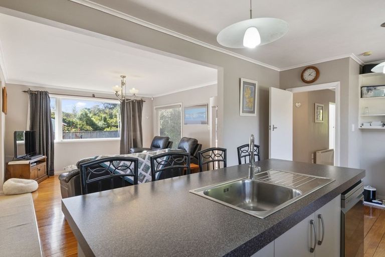 Photo of property in 10 Kohekohe Road, Waikanae, 5036