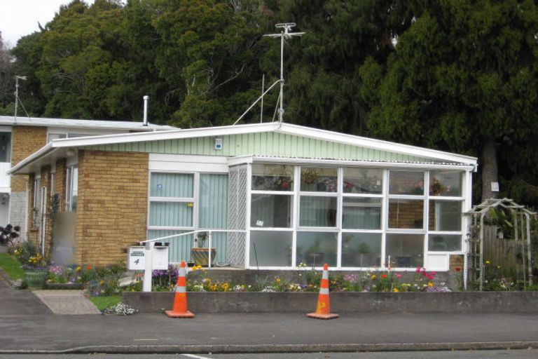 Photo of property in 3/3 Gilbert Street, New Plymouth, 4310