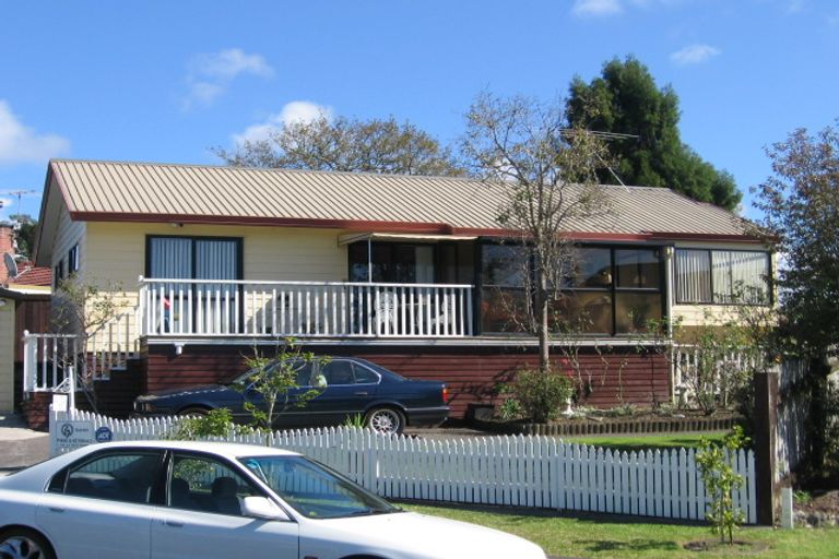 Photo of property in 4 Meadowvale Rise, Titirangi, Auckland, 0604