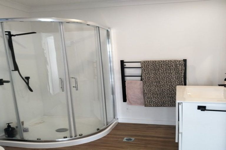 Photo of property in 4 William Earp Place, Tawa, Wellington, 5028