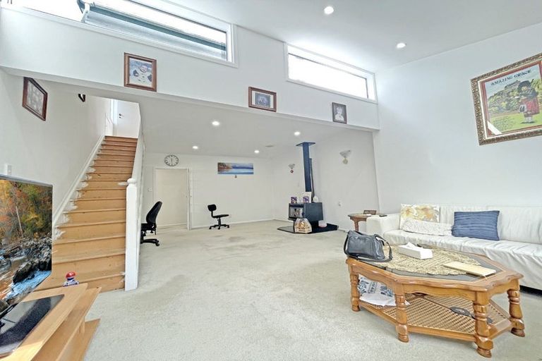Photo of property in 27 Silverbirch Grove, Churton Park, Wellington, 6037