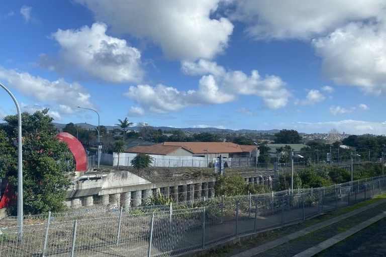 Photo of property in 12 Red Arches Road, Henderson, Auckland, 0610