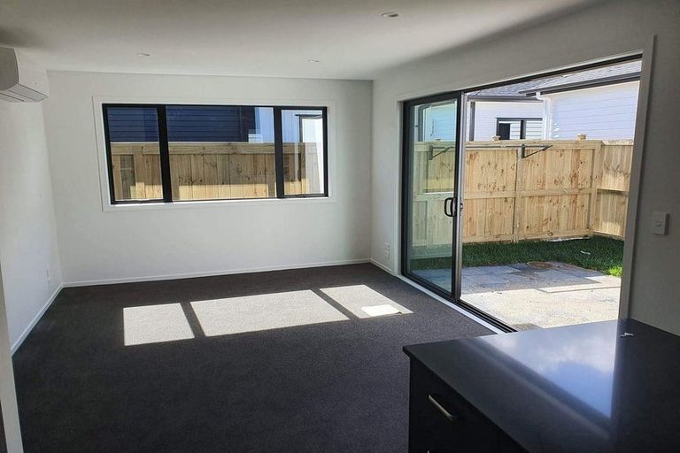 Photo of property in 3 Castlepoint Avenue, Takanini, 2110