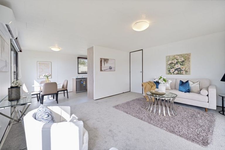 Photo of property in 11 Starforth Place, Henderson, Auckland, 0612