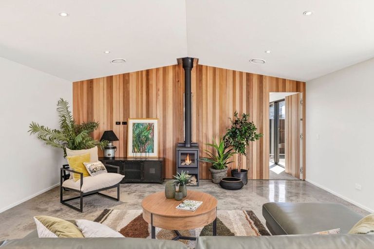 Photo of property in 22 Gillespie Street, Lake Hawea, 9382