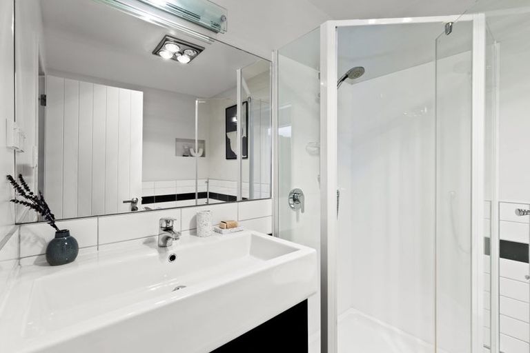 Photo of property in 65 Oregon Drive, Kelvin Heights, Queenstown, 9300