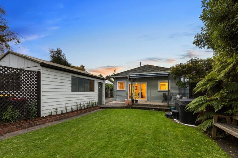 Photo of property in 38 Corson Avenue, Beckenham, Christchurch, 8023