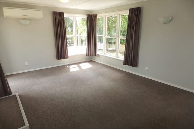 Photo of property in 4 Tompkins Lane, Burwood, Christchurch, 8061