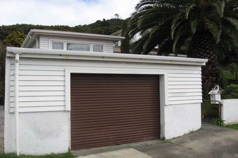 Photo of property in 43 Karaka Street, Wainuiomata, Lower Hutt, 5014