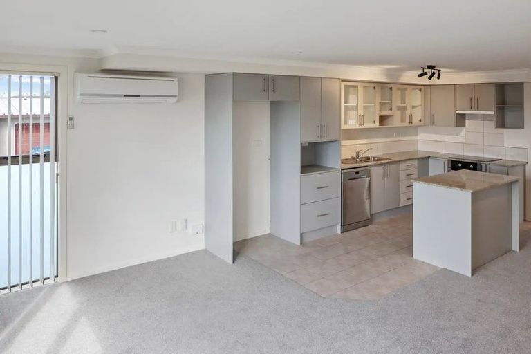 Photo of property in 16 Merlot Lane, Pukekohe, 2120