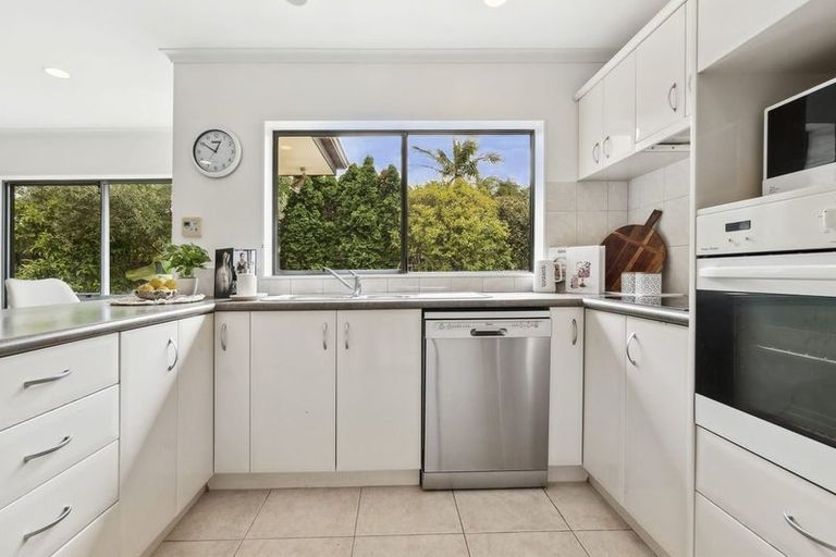 Photo of property in 23 Delmont Close, East Tamaki Heights, Auckland, 2016