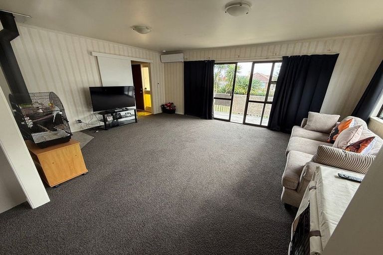 Photo of property in 62 Bradbury Road, Botany Downs, Auckland, 2010