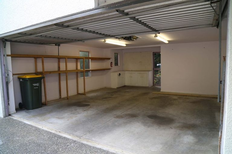 Photo of property in 2/18 The Esplanade, Castor Bay, Auckland, 0620