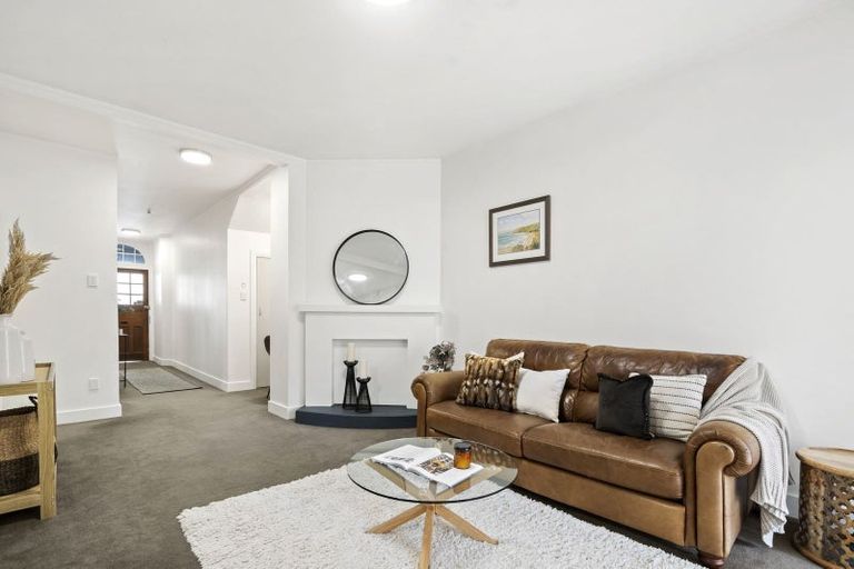 Photo of property in 5 Grass Street, Oriental Bay, Wellington, 6011