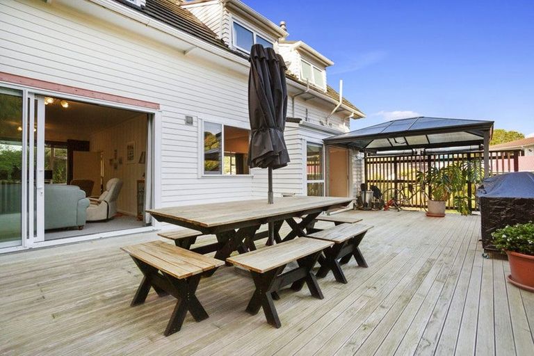 Photo of property in 6 Thomas Hook Street, Tawa, Wellington, 5028