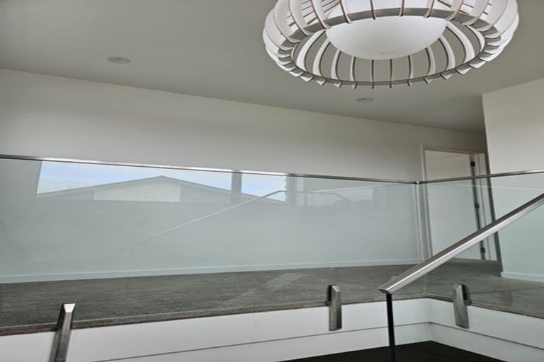 Photo of property in 9 Kaweka Street, New Lynn, Auckland, 0600