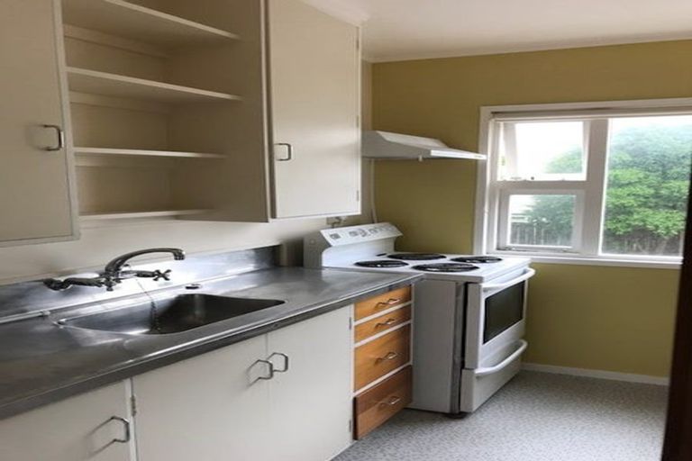 Photo of property in 2u2 Scarborough Terrace, Mount Victoria, Wellington, 6011