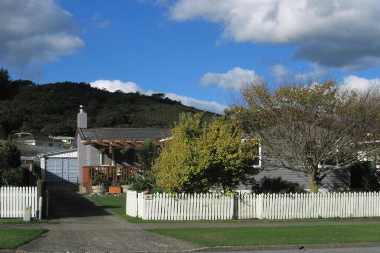 Photo of property in 10 Meremere Street, Wainuiomata, Lower Hutt, 5014