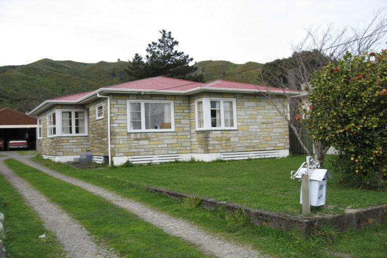 Photo of property in 52 Frederick Street, Wainuiomata, Lower Hutt, 5014