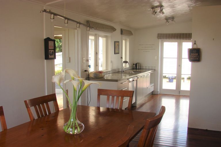 Photo of property in 87 Don Buck Road, Massey, Auckland, 0614