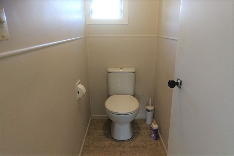 Photo of property in 18 Ramillies Place, Glenfield, Auckland, 0629