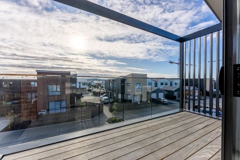 Photo of property in 17/1 Scott Road, Hobsonville, Auckland, 0616