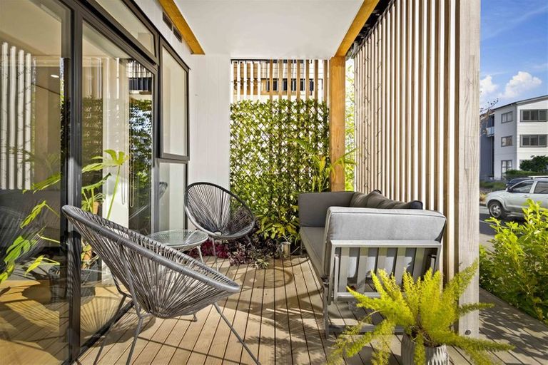 Photo of property in 2/165 Hobsonville Point Road, Hobsonville, Auckland, 0616