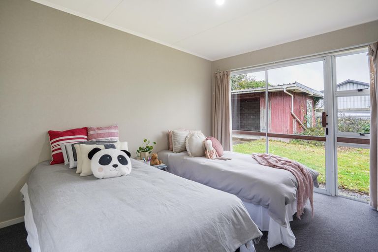 Photo of property in 8 Hendon Place, West End, Palmerston North, 4412